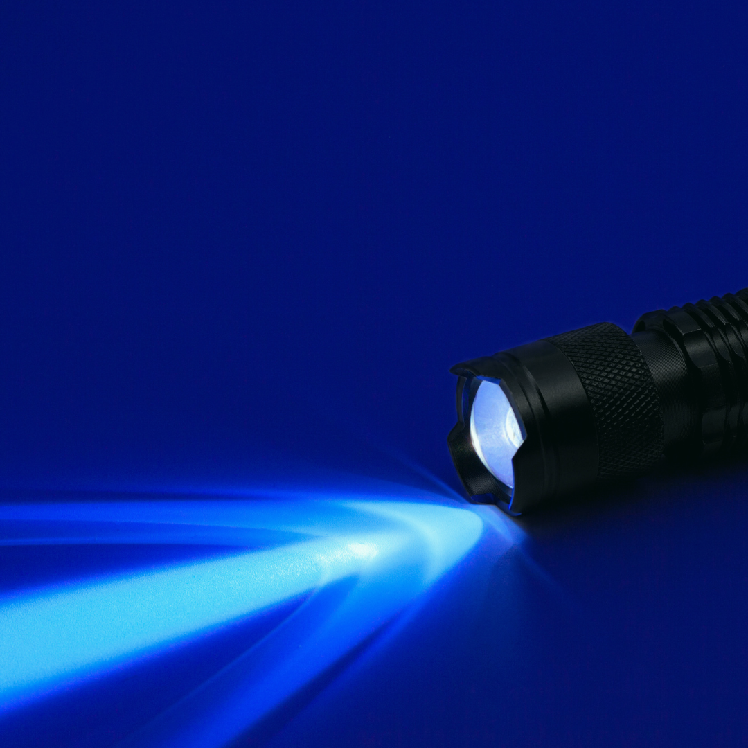 lumière bleue et des UV artificiels