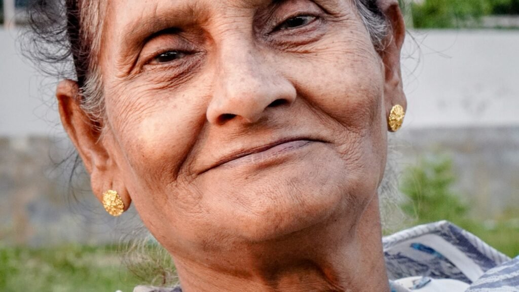 Femme d'âge mûr souriante